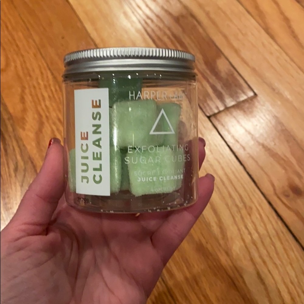 Juice cleanse Harper+Ari exfoliating sugar cubes